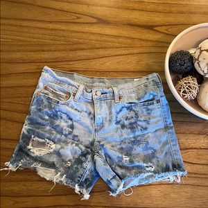 LEVI’S Distressed Denim Shorts